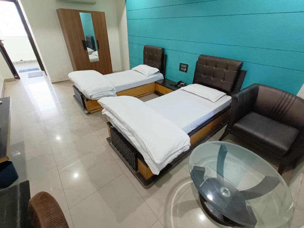 Room image 3