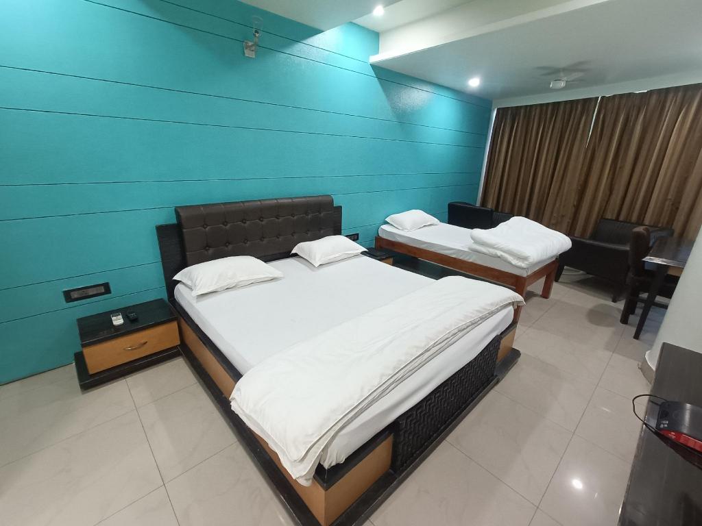 Room image 3