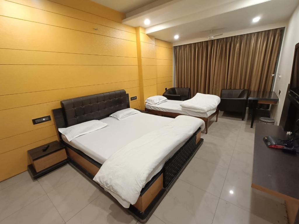 Room image 4
