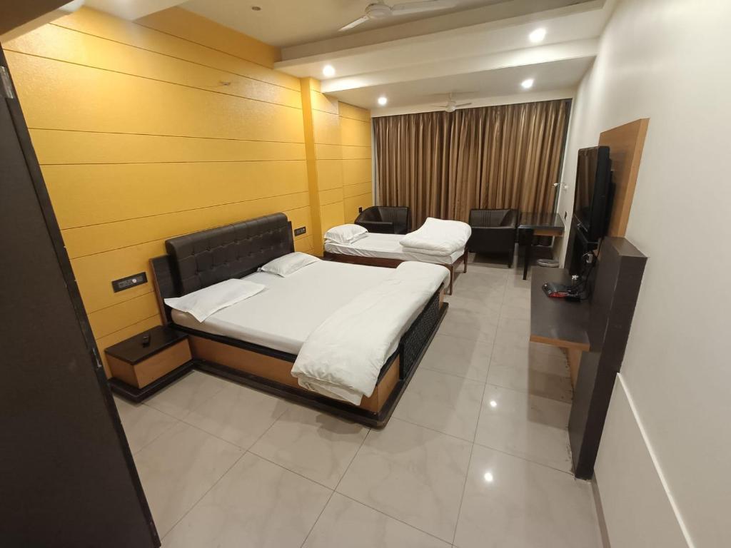 Room image 5