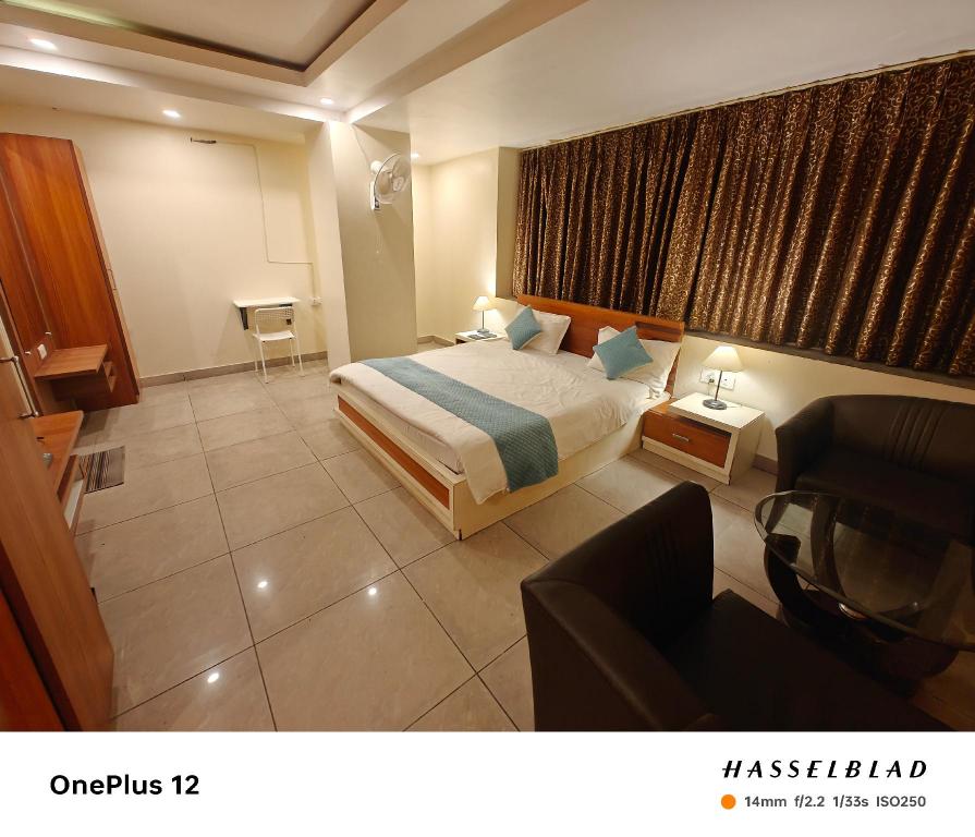Room image 3