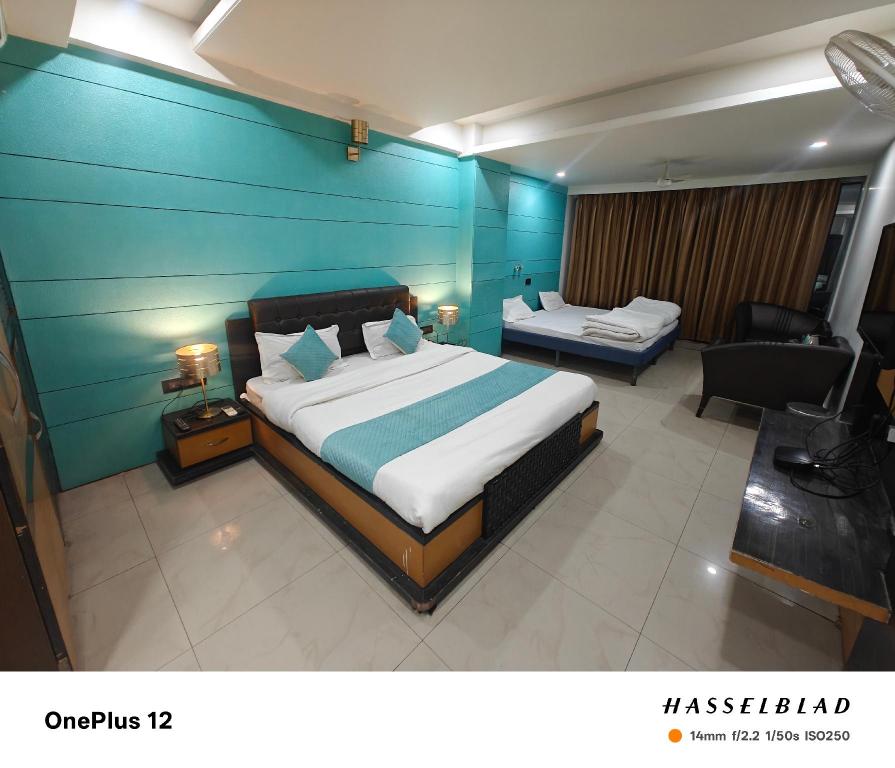 Room image 3
