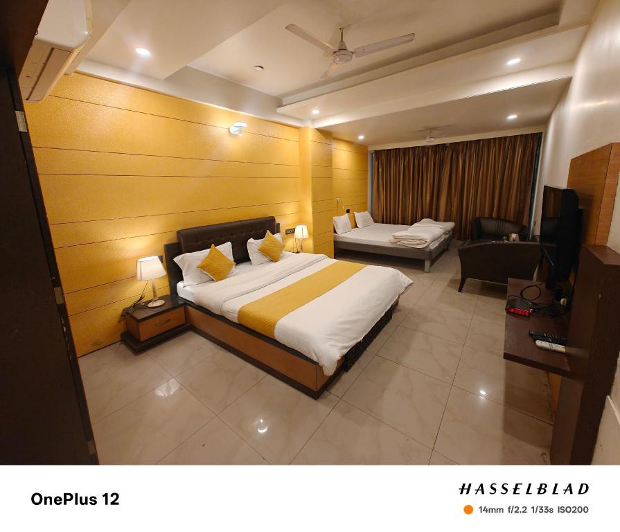 Room image 4